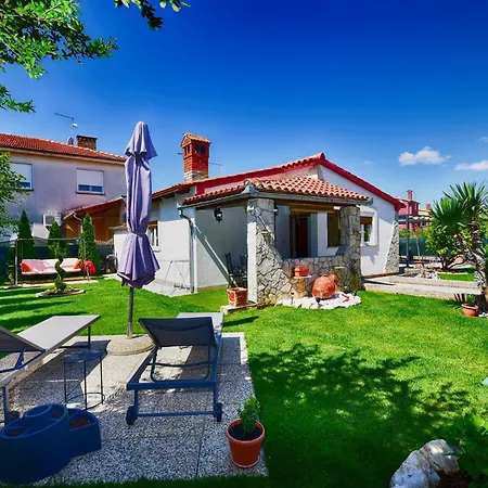 House Nicol 2426