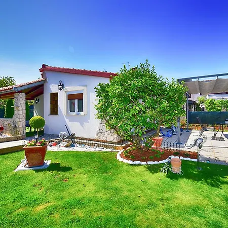 House Nicol 2426 פאז'אנה